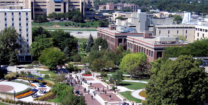 Juez no bloqueará mandato de vacunación de Universidad de Creighton