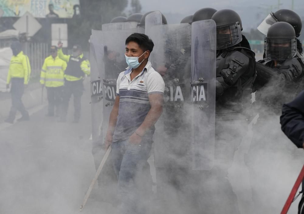 Protestas contra políticas económicas en Ecuador dejan 5 heridos y 37 detenidos