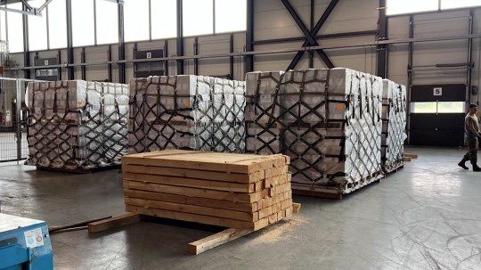 Primeros envíos de fórmula para bebés desde Alemania a EE. UU.