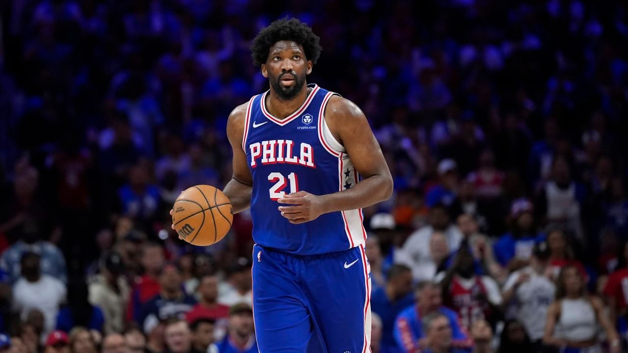 Philadelphia 76ers multados con 100 mil dólares por declaraciones inconsistentes sobre Joel Embiid
