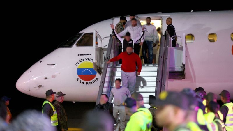 Venezuela anuncia la reanudación de vuelos de deportados desde EE.UU.