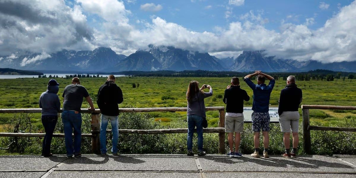 Trump firma orden que aumenta las tarifas para turistas extranjeros a parques nacionales